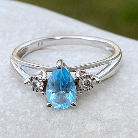 Genuine Blue Topaz Ring 10k white gold with Diamond accent teardrop stamped - Picture 8 of 16